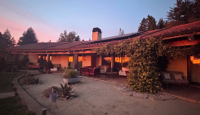 Ocean-View Majestic Retreat Stunning Sunrises & Sunsets : Full House