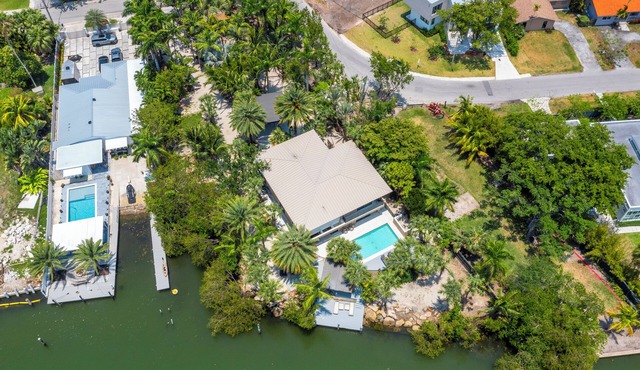 Ocean View, Miami Beach, Brickell, pool, Biscayne bay, Basketball, mini golf,