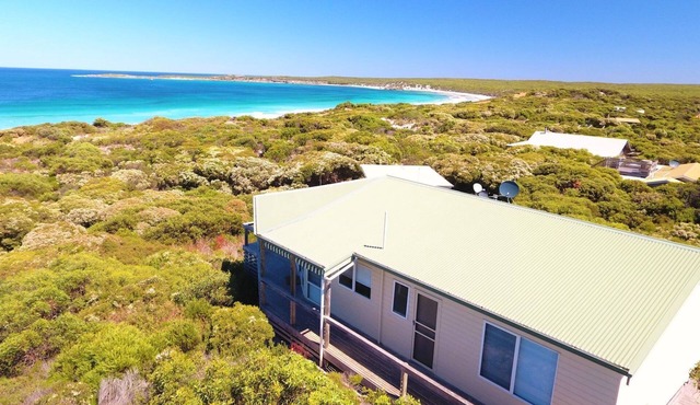 Ocean View overlooking Vivonne Bay - minutes' walk to beach