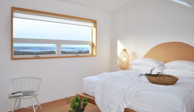 Ocean View, Perfect for Agate Hunting! Dog Friendly! Fireplace!