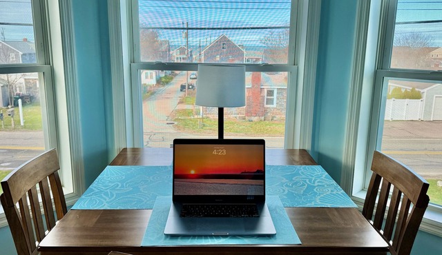 Ocean View Private Apartment. Sleeps 4. Vacation while working at home.n