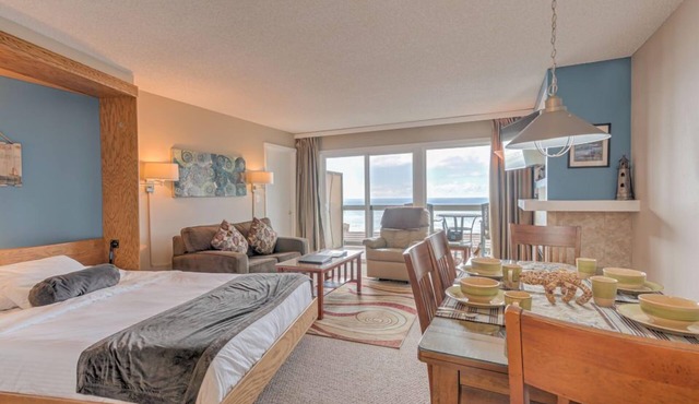 Ocean-View Queen Studio with Private Balcony