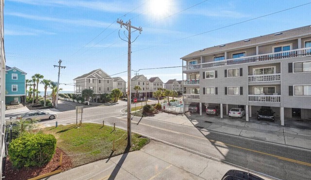 OCEAN VIEW , SANDY SHORES 11, CLEAN FAMILY, Balcony, pool, Elevator. 2 bedroom
