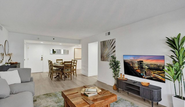 Ocean View Serenity Condo/Beach Service/915