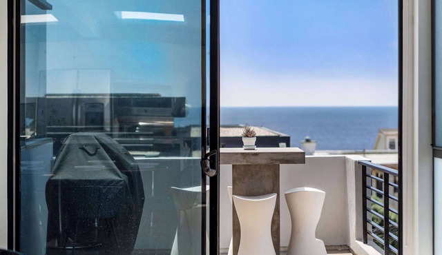 Ocean View | Steps to DT Manhattan Beach|King Beds