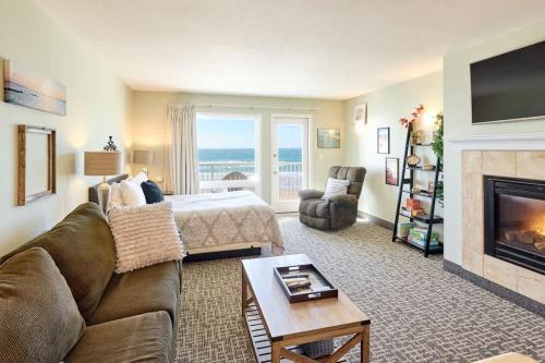 Ocean View Suite - Sleeps Six - Heated Indoor Pool & Hot Tub Access