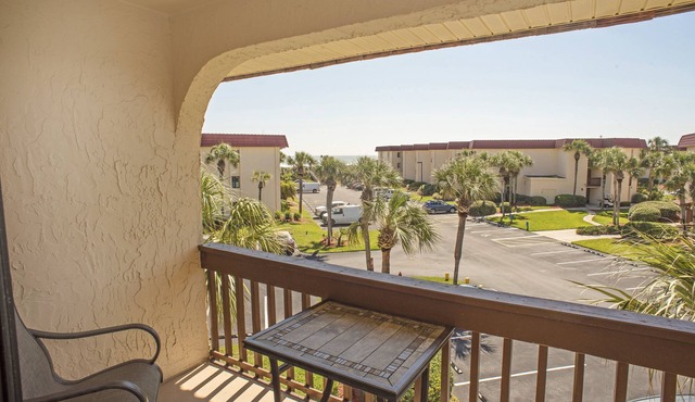 OCEAN VIEW Villa. Steps to the Beach! Pool, Hot Tub, SPECIAL OFF-SEASON RATES!