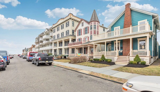 Ocean View with Garage, Private Driveway and Yard! 1.5 Blocks to Beach!