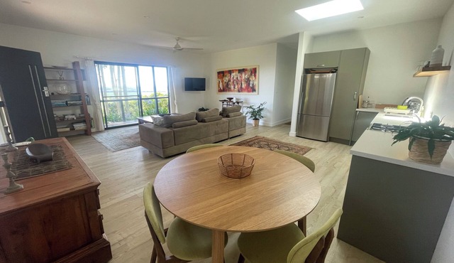 Ocean views , 5 minute to Bangalow shops. 10 minutes to Byron Bay