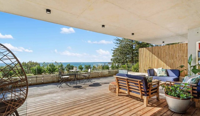Ocean Views, Deck and Parking at Beach Apartment