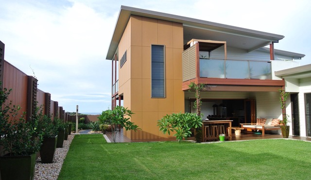 Ocean views, Kangaroos and a Beach House Getaway in the ideal destination.