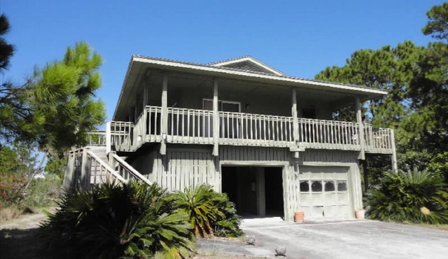Ocean Views, Mid-Island, Main 3BR2BA + Guest 1BR1BA House s