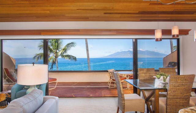 Ocean Views of Molokini - Makena Surf F304