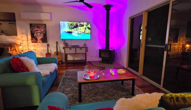 Ocean views on the horizon with hot spa in nature,pet friendly,fire pit, relax.