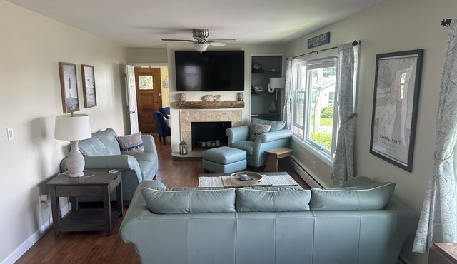 Ocean Views/one Block To Scarborough Beach Narragansett Ri