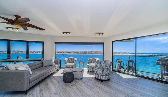 Ocean Views * Penthouse * Dogs OK!