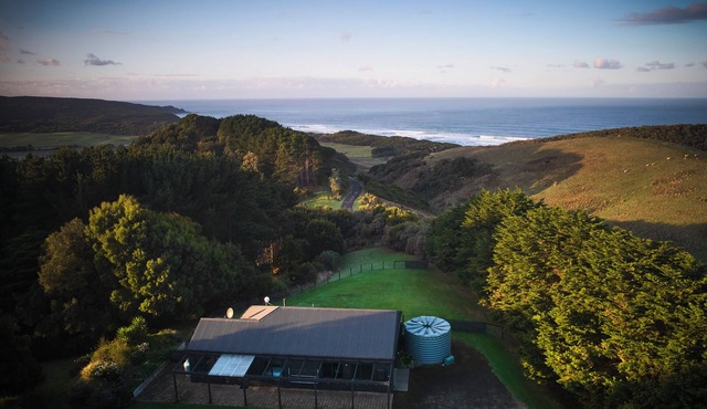 Ocean views, rolling hills. The ulimate country cottage! Pet Friendly