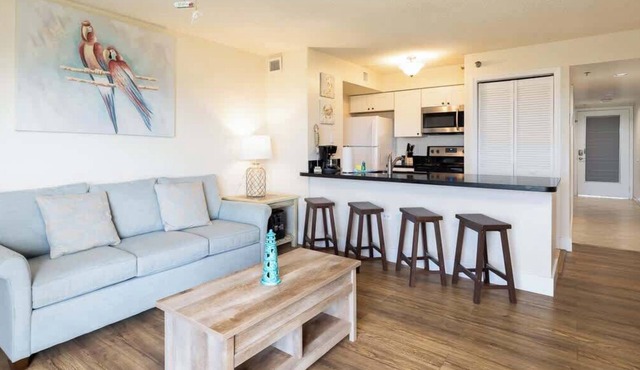 Ocean Views + SandyToes at Ocean Pointe Suites