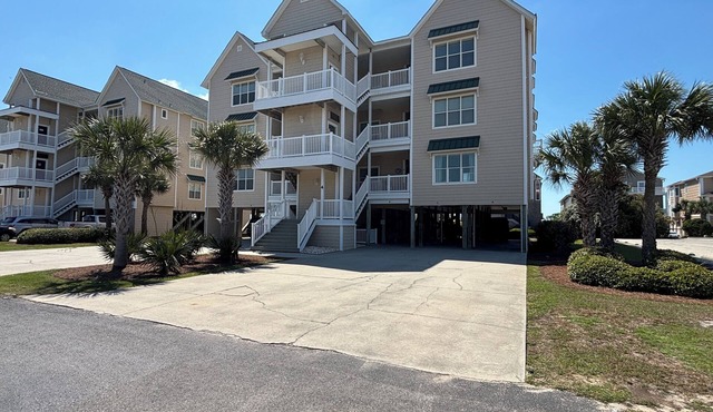 Ocean Views - Second Row -closest walk to beach access, pool, and tiki bar!