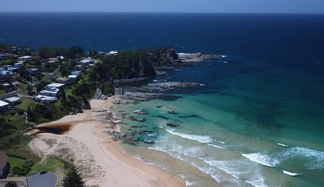 Ocean Views Walk to Malua Beach EV & Pet Friendly