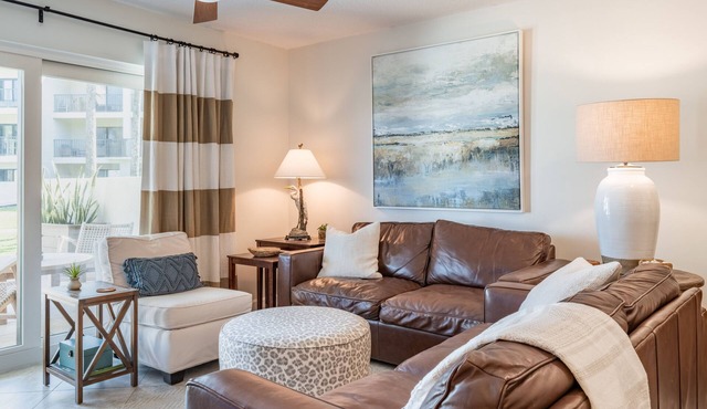 Ocean Villas Luxury 3 bedrooms/2 baths with huge patio and personal beach cart