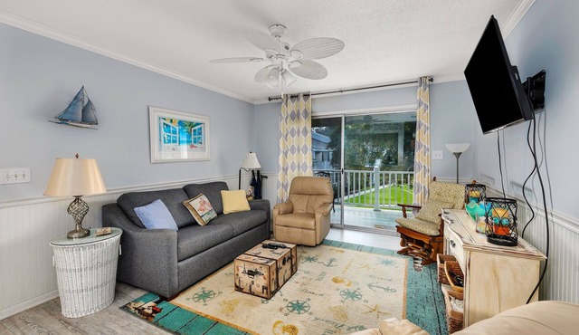 Ocean Walk H-14: 2 bed/2 bath upstairs condo