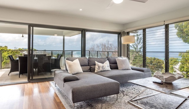 Oceancrest Coolum Hideaway with Pool