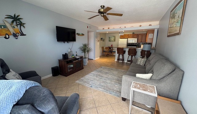 Oceanfront 1-bedroom condo with WiFi, AC in delightful Cocoa Beach