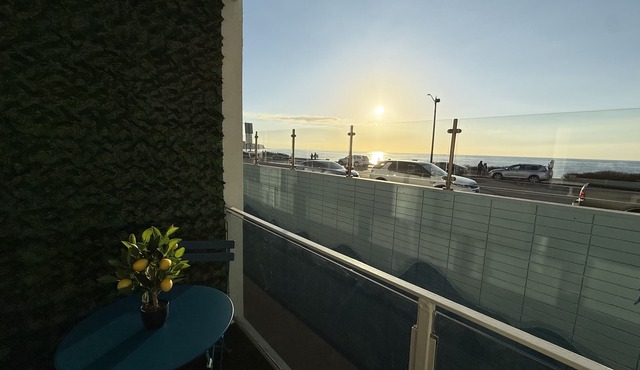 Oceanfront 1 BR Oasis w/Parking & Heated Pool