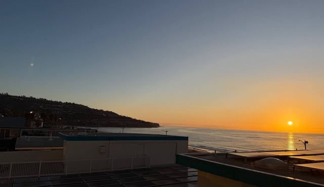 Oceanfront 1 BR w/Pool and Heated Pool