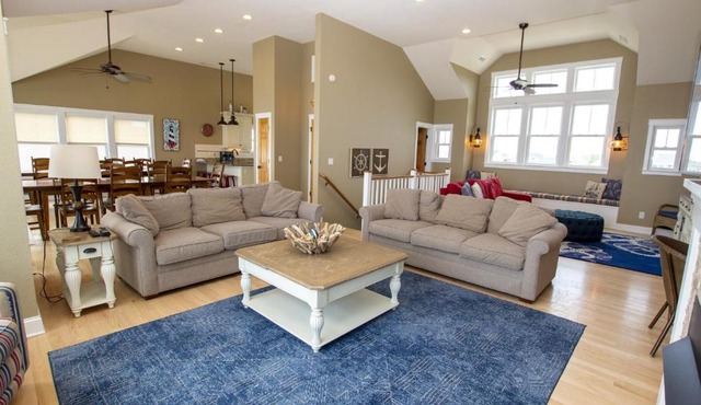 OCEANFRONT, 10 BRS, ELEV, Pool, Rec Rm, Theater Rm, OH1251, Beach Plaza