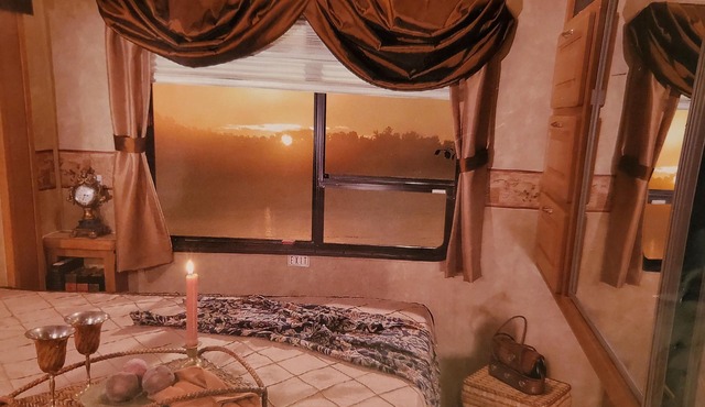 Oceanfront 2 bdrm 5th wheel on private beach