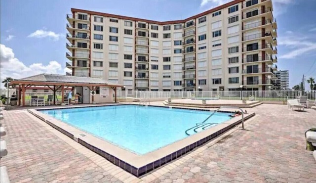 Oceanfront, 2 bed condo. Pool. Amazing views from all rooms of Ocean and beach