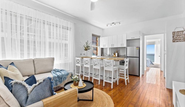 Oceanfront 2-Bedroom Cronulla