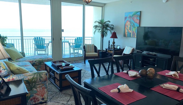 Oceanfront 2BR/2BA w/Bunks, Beach Chair Svc Incl. Beautiful gulf balcony views!