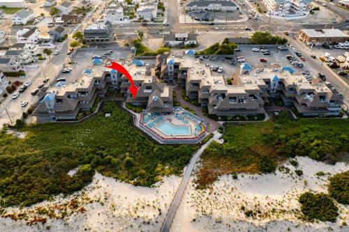 Oceanfront 3 bed 2 bath Condo Pool Pvt Bch Access