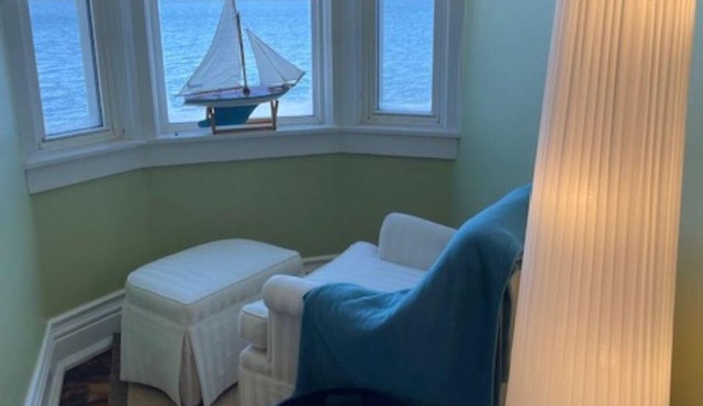 Oceanfront 3-Bedroom Captain's House