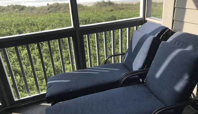 Oceanfront 3BR 2.5BA, OF Balcony & Screen Porch, 4 Pools, Sound Access & 2 Bikes