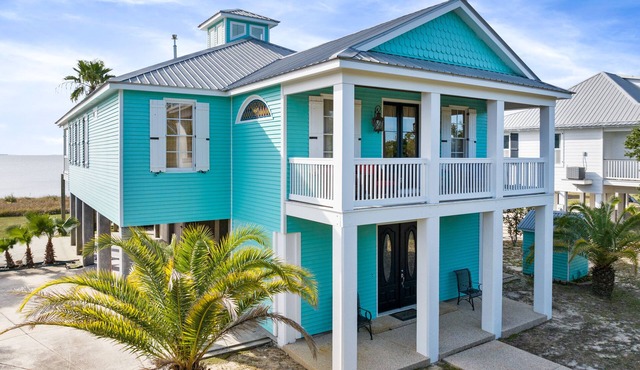 Oceanfront 3BR/2BA. Sleeps 10. Private Beach. Gulf Views. Ocean Springs