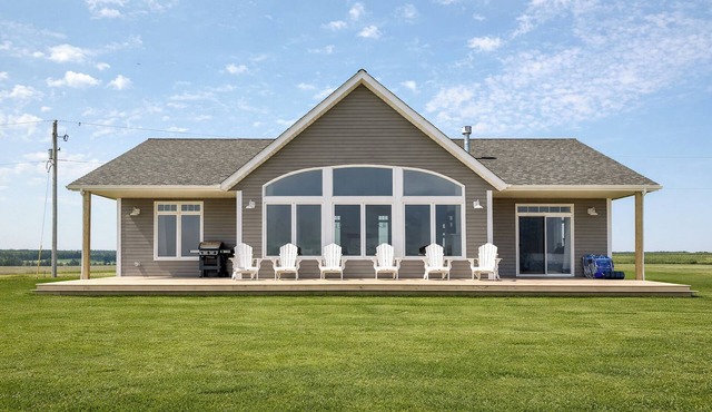 Oceanfront 3BR/2BTH, walk to beach with firepit and AC