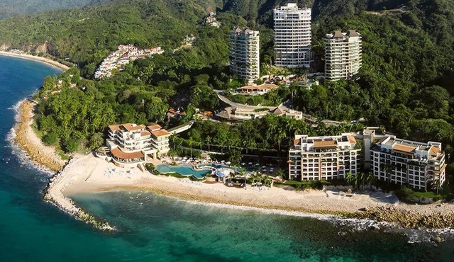Oceanfront 3BR Prime PH 5 Star Garza Blanca Resort Easter/Christmas 2026 & more!