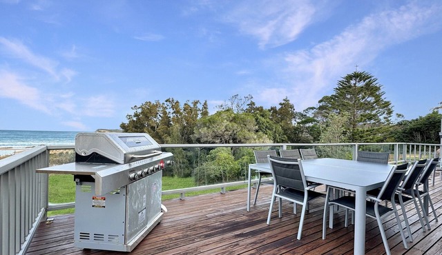 Oceanfront 4-Bed Haven with BBQ & Alfresco Dining