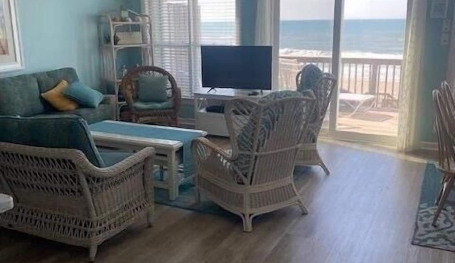 Oceanfront 4 Bedroom, 3 Bath Duplex