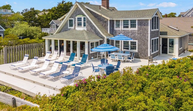 Oceanfront 5 bedroom home sleeping 10-Stunning views