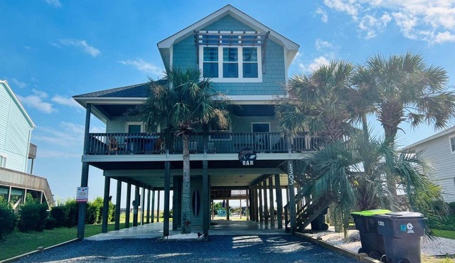 Oceanfront 5BR home, Raising the Bar in Holden Beach, sleeps 14 guests.