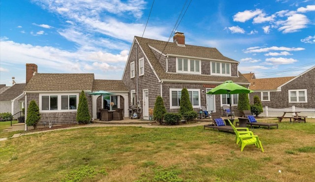 Oceanfront 6BR Across from Craigville Beach