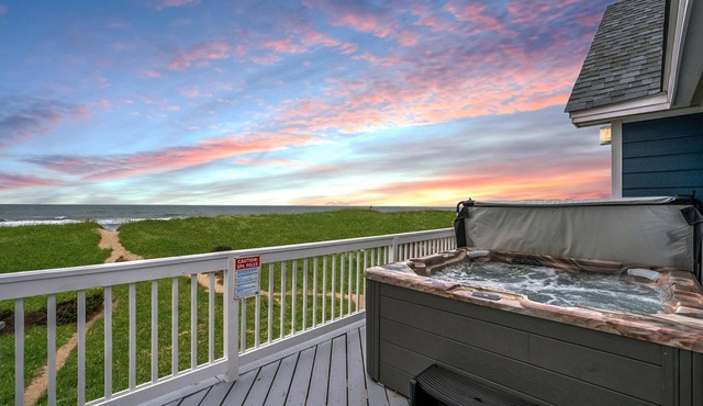 Oceanfront 6BR Pool, 2 Hot Tub Private Beach Games