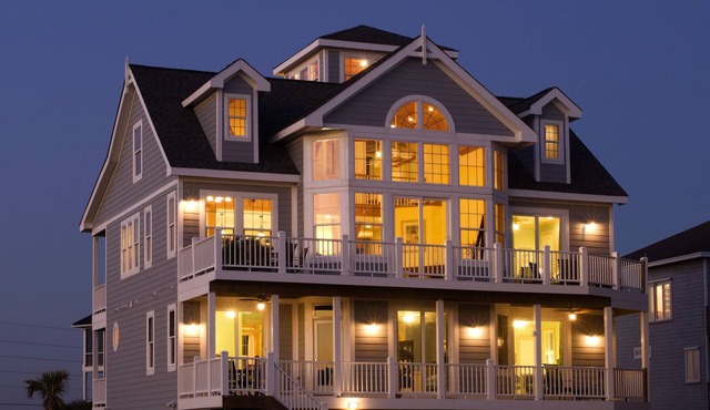 OceanFront 7-Bdrm Elevator Pool Tennis Volleyball Putt-Putt HotTub Dog Friendly