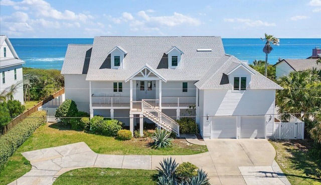 Oceanfront 7BR with Dolphin Watch Deck + Sunrises