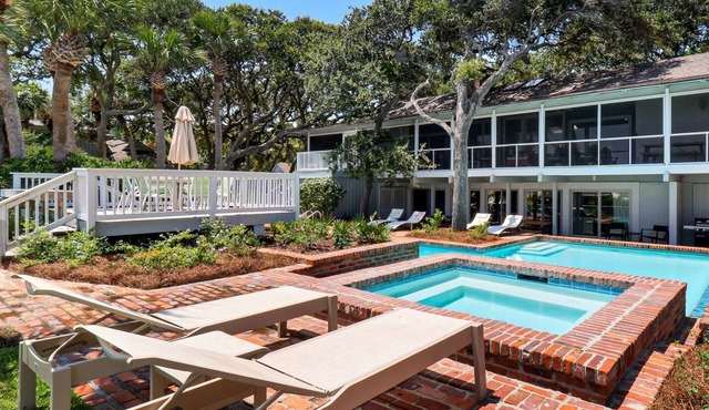 Oceanfront 8 bedroom home with pool & spa, only steps from beach